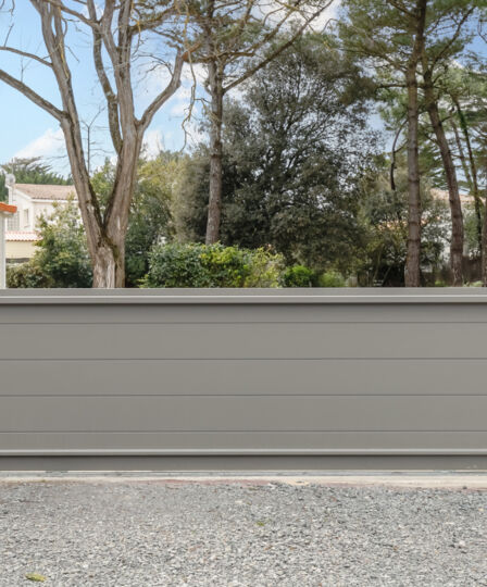 Portail aluminium coulissant : élégance et sécurité pour votre entrée à Cormeilles-en-Parisis